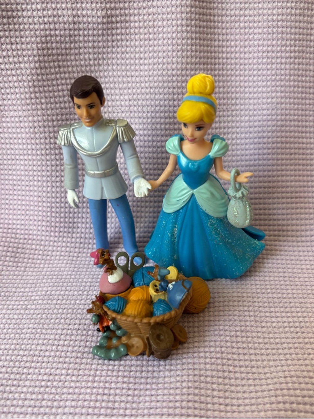 Polly pocket magiclip Princess Cinderella Prince Sewing basket Perla Suzy mice